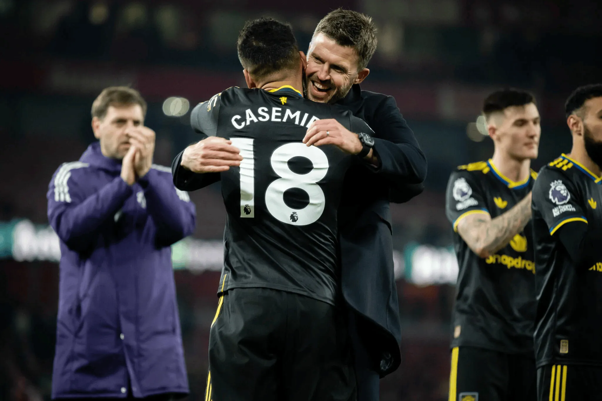 九游官网-费迪南德：卡塞米罗处于超高水准，别低估他&amp;amp;他依旧能做贡献